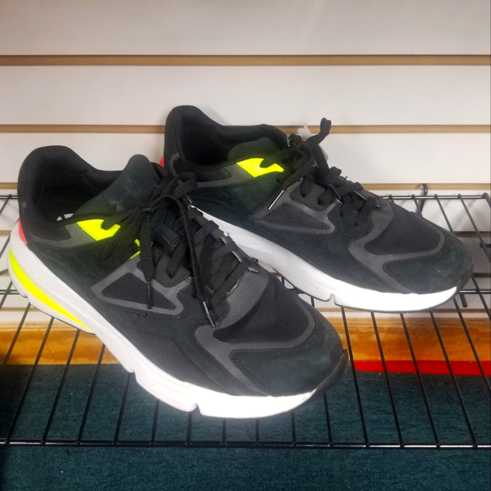 Under Armour Sneakers